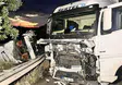 2 tır çarpıştı; 2 yaralı