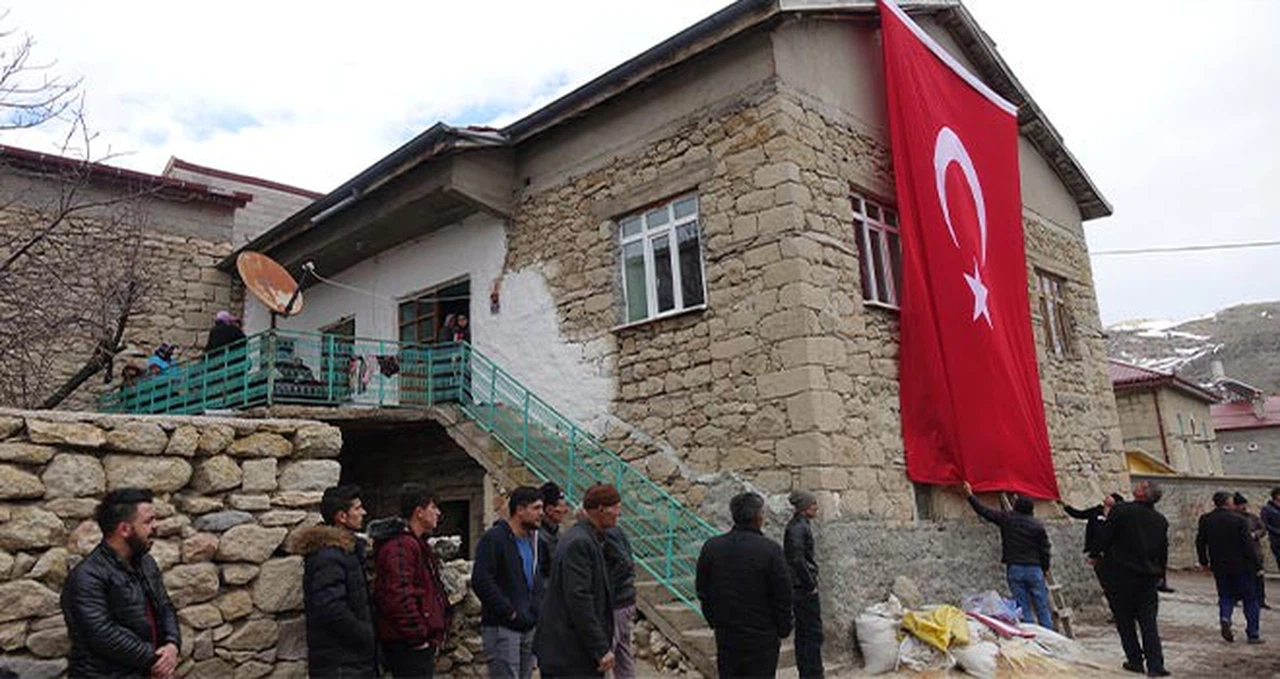 İdlib'de şehit olan Olgun'un ailesine acı haber verildi