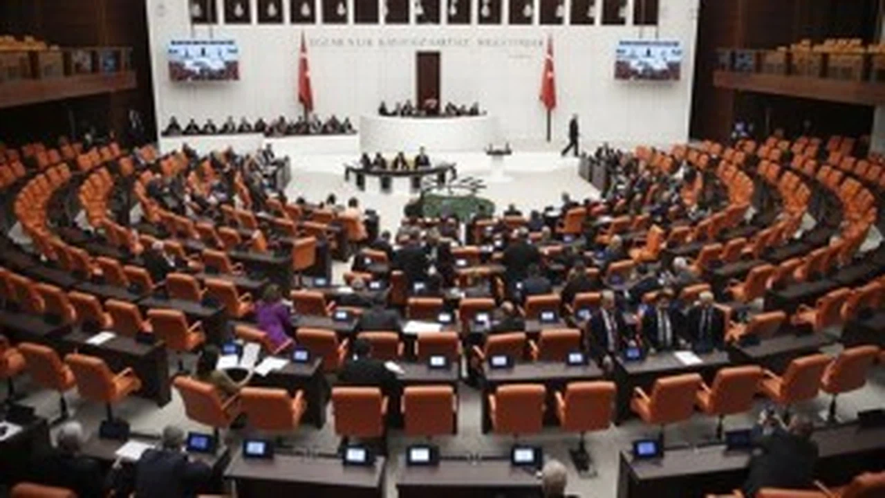 Meclis'ten tatil kararı
