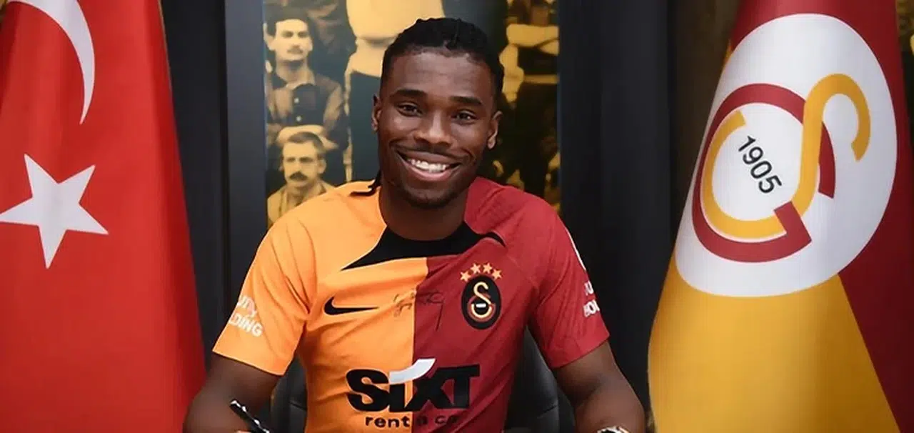 İlk Kanadalı futbolcu Adekugbe oldu