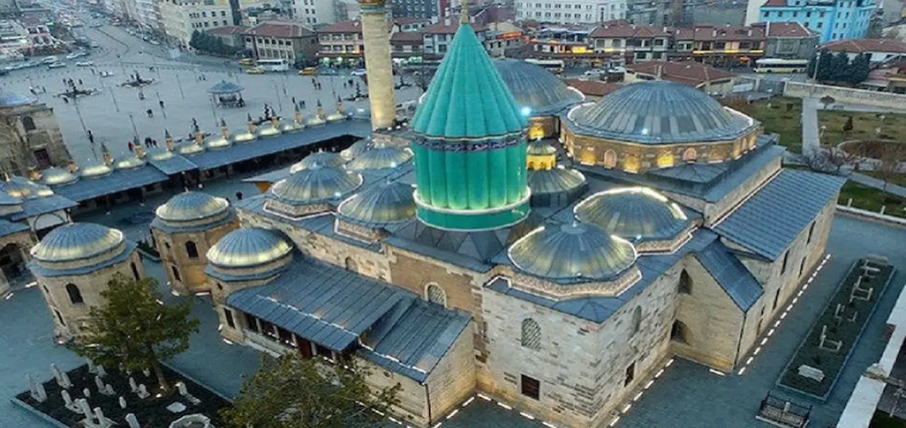 Mevlana Türbesi mi? Müzesi mi?