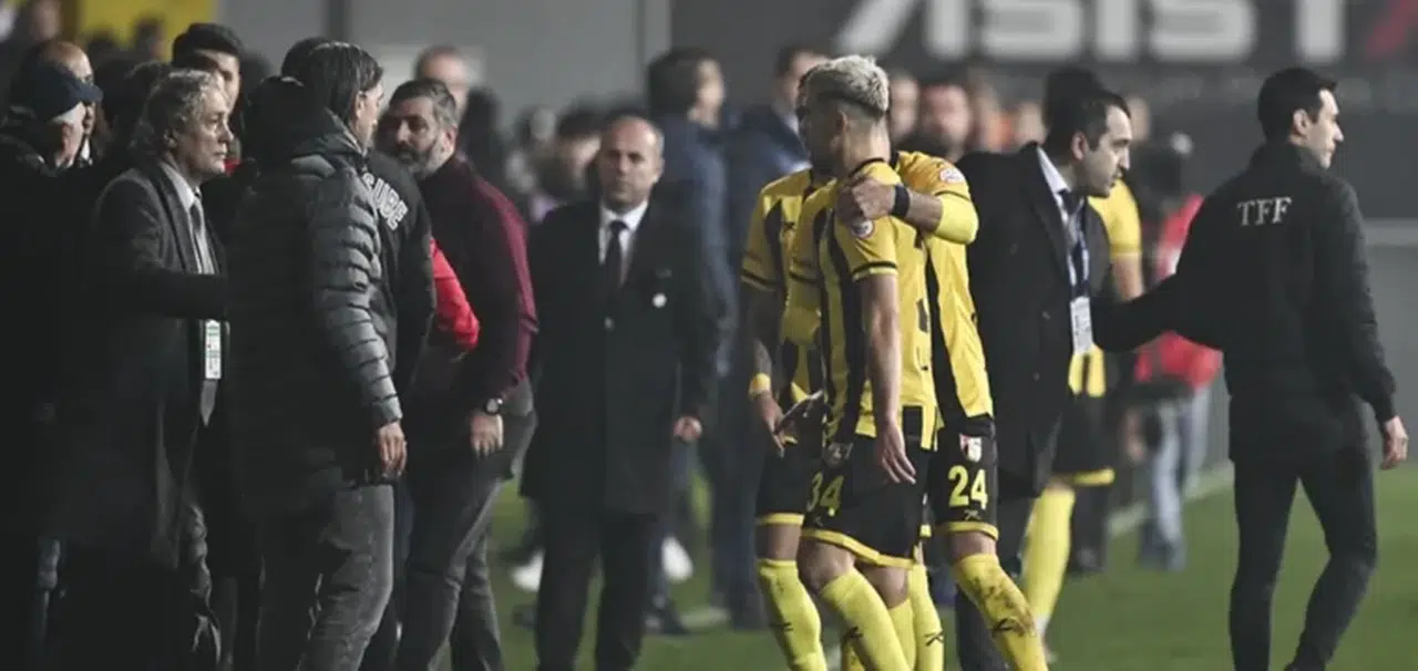 İstanbulspor-Trabzonspor karşılaşması yarıda kaldı