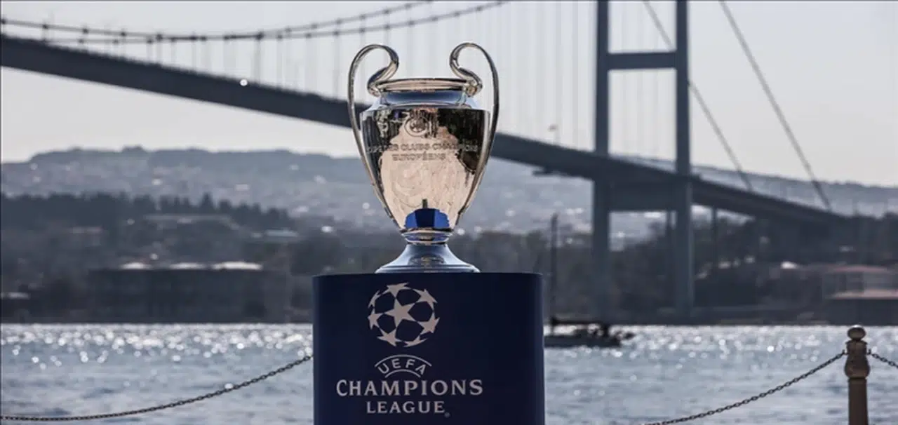 UEFA ülke puanı klasmanında ilk 10 için İskoçya ve Çekya ile yarışıyor