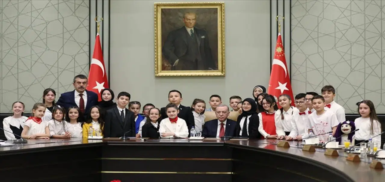 Cumhurbaşkanı Erdoğan, çocukları kabul etti
