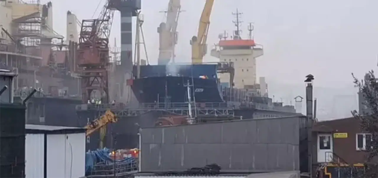Tuzla'da tersanede yangın