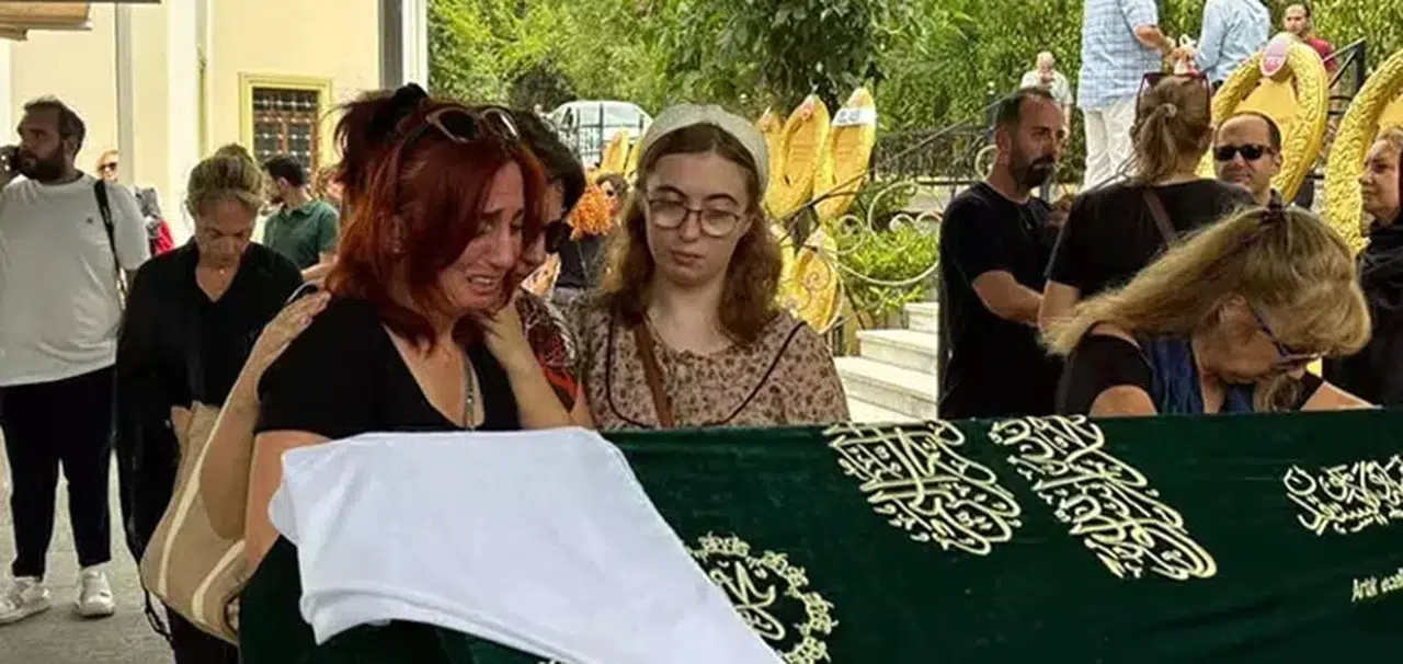 Münir Özkul'un eşi Umman Özkul son yolculuğuna uğurlandı