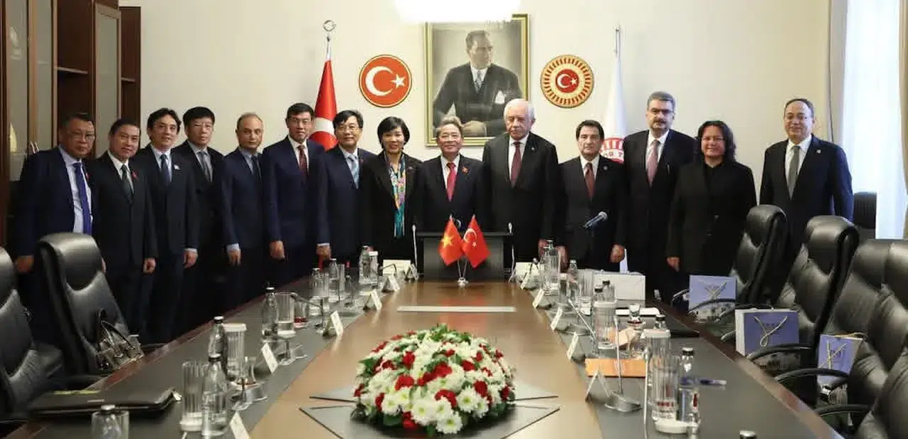 Türkiye–Vietnam dostluk grubu Meclis’te buluştu: Konyalı Vekil öne çıkan isim oldu!
