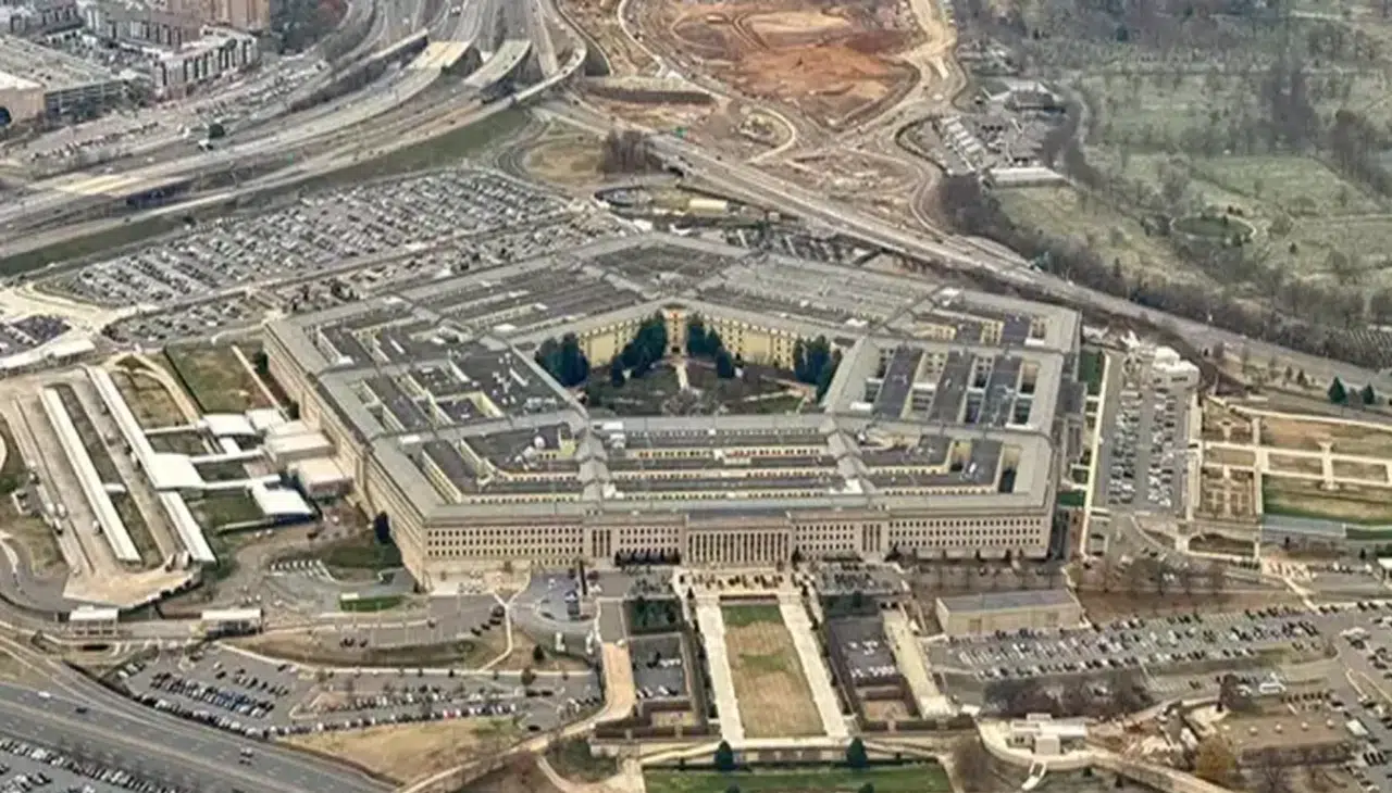 Pentagon, askerleri ‘Trump'a itaatsizliğe çağıran’ Demokrat Senatör aleyhinde soruşturma başlattı