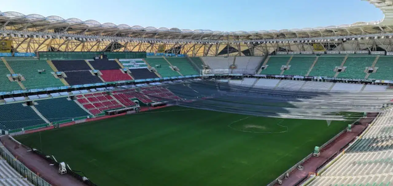 Konya Büyükşehir Stadyumu, Türkiye-İspanya maçı için gün sayıyor