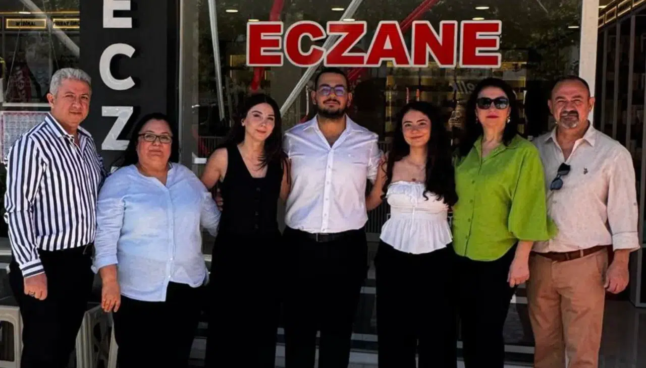 Ceren Eczanesi, Rauf Denktaş Caddesi’nde Açıldı
