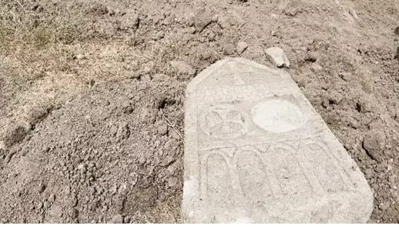 Tarihi mezar taşı bulundu