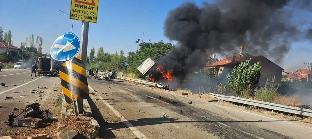Konya'da feci kaza: 3 kişi hayatını kaybetti
