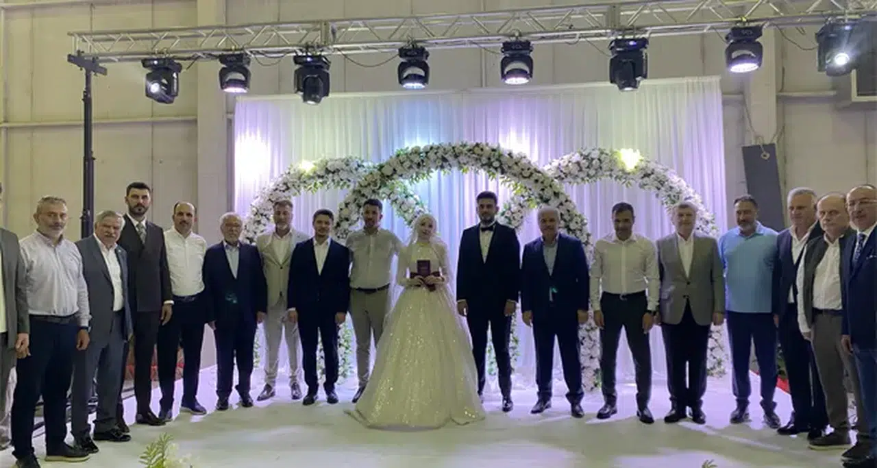 Konya’da görkemli düğün: Özboyacı ve Keleş aileleri akraba oldu