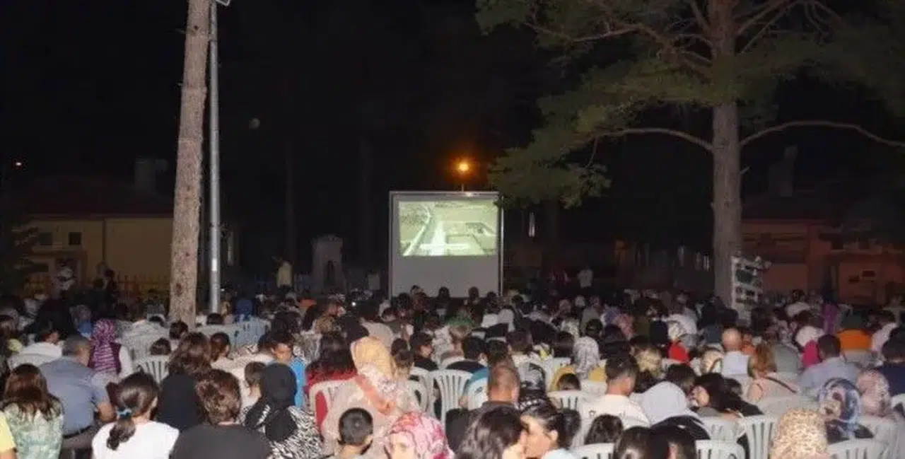 Dev ekranda film şöleni Konya halkı ile buluşuyor!