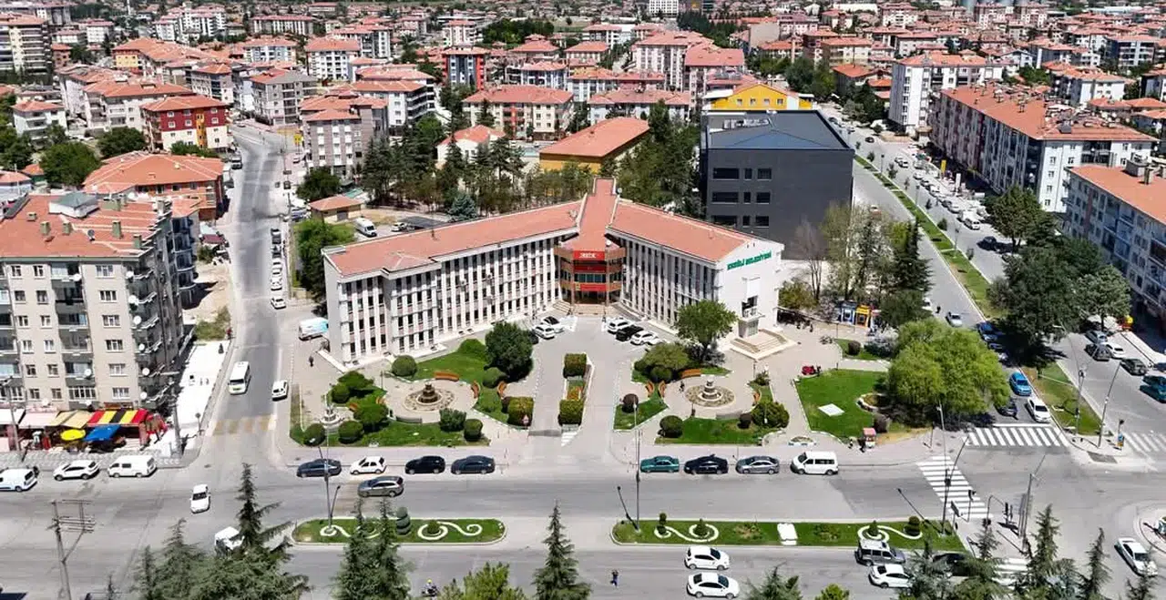 Konya'da cenaze çadırında içki iddiası: Belediyeden açıklama geldi!