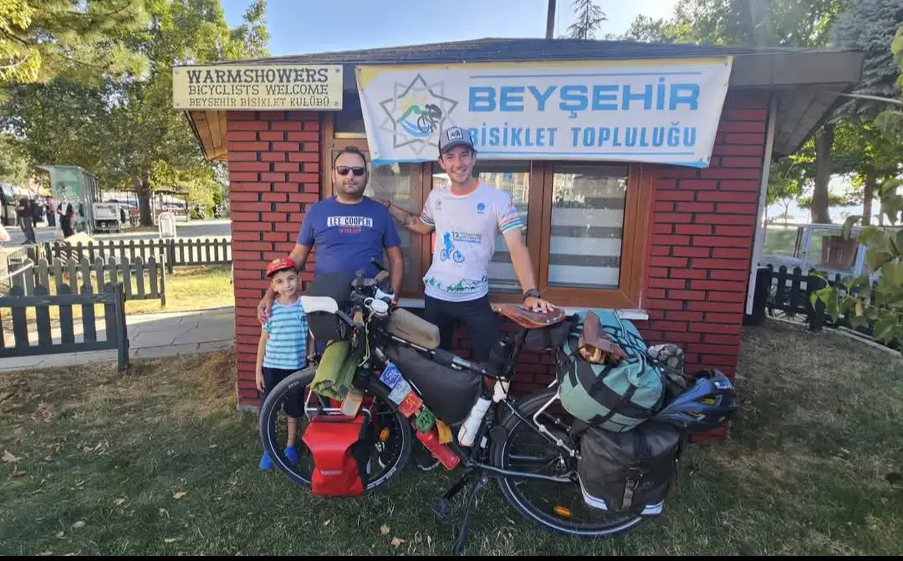 Arjantinli bisikletçi Konya'nın ilk ve tek bisiklet evinde mola verdi!