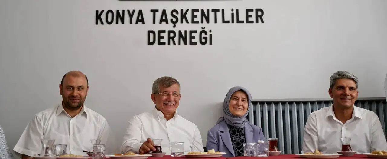 Ahmet Davutoğlu Konya'da temaslarda bulundu