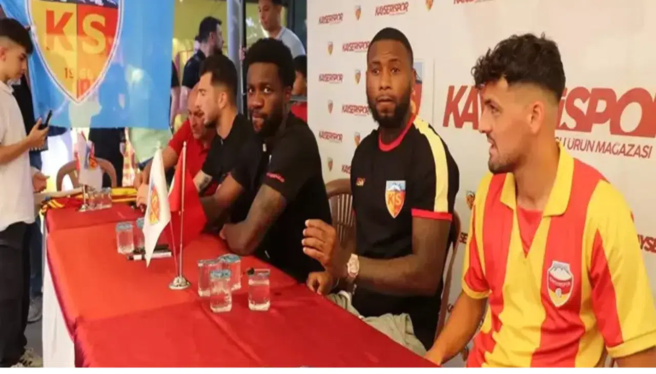 Kayserispor’da imza günü etkinliği