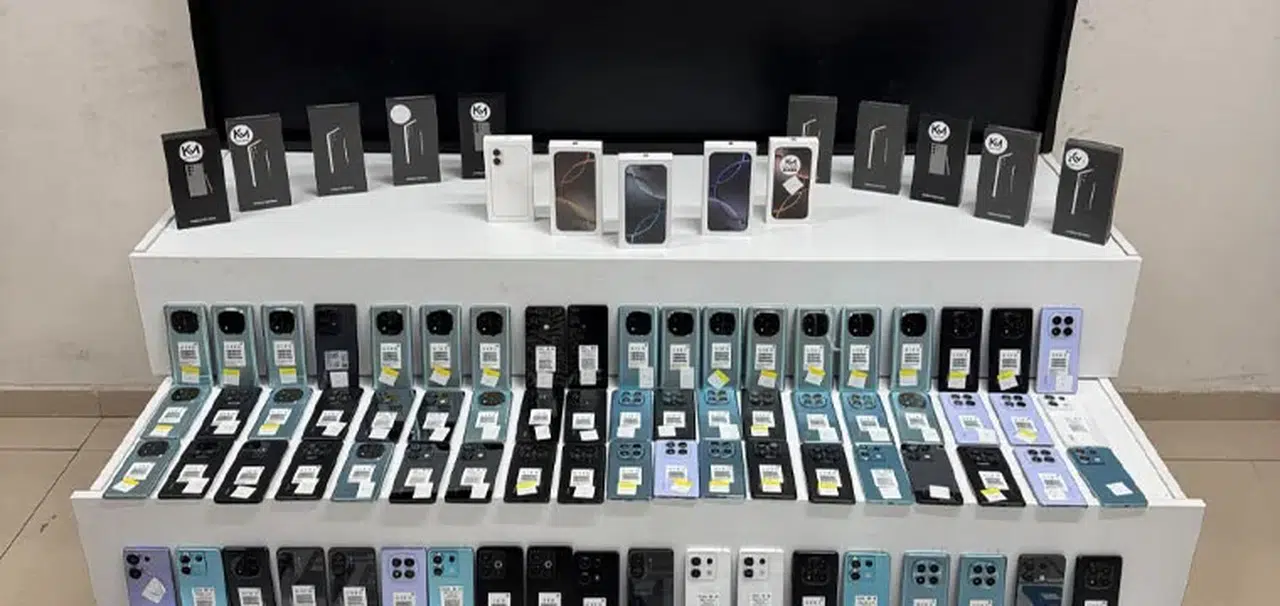 Konya’da 2,5 milyon TL’lik kaçak telefon yakalandı