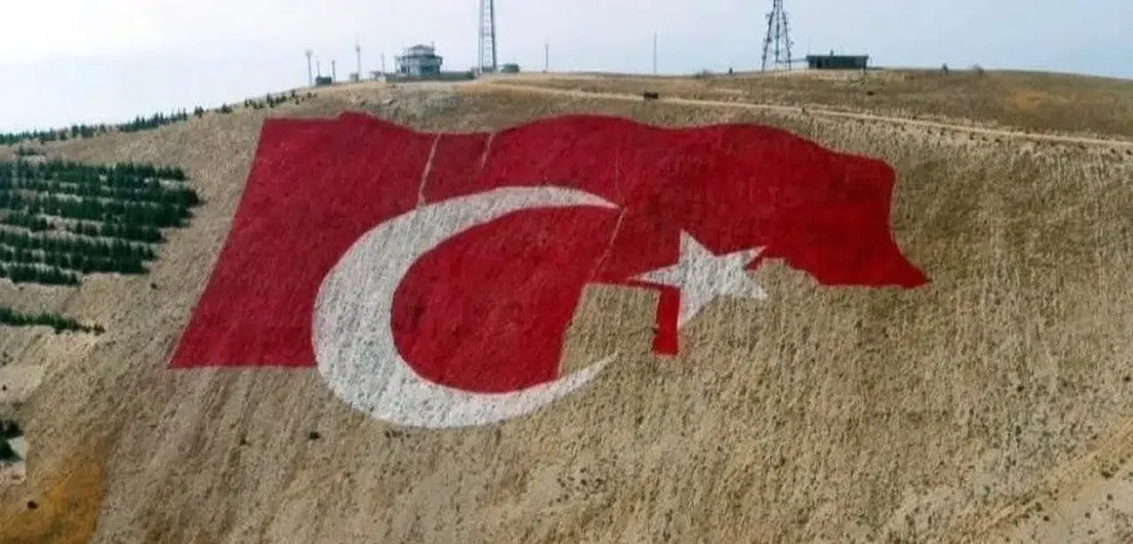 Tamamlandığında Türkiye'nin en büyük Türk Bayrağı olacak!