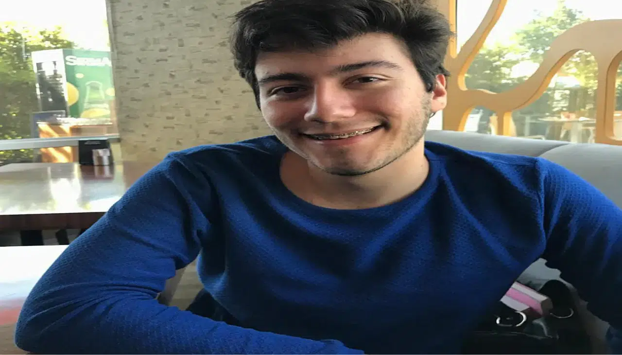 Enes Batur'dan İmalı Gönderme