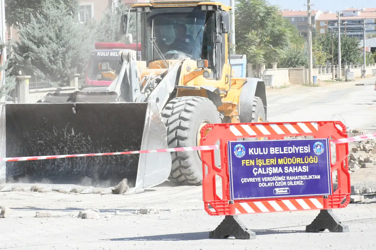 Konya'da altyapısı tamamlanan sokaklar asfaltla buluşuyor