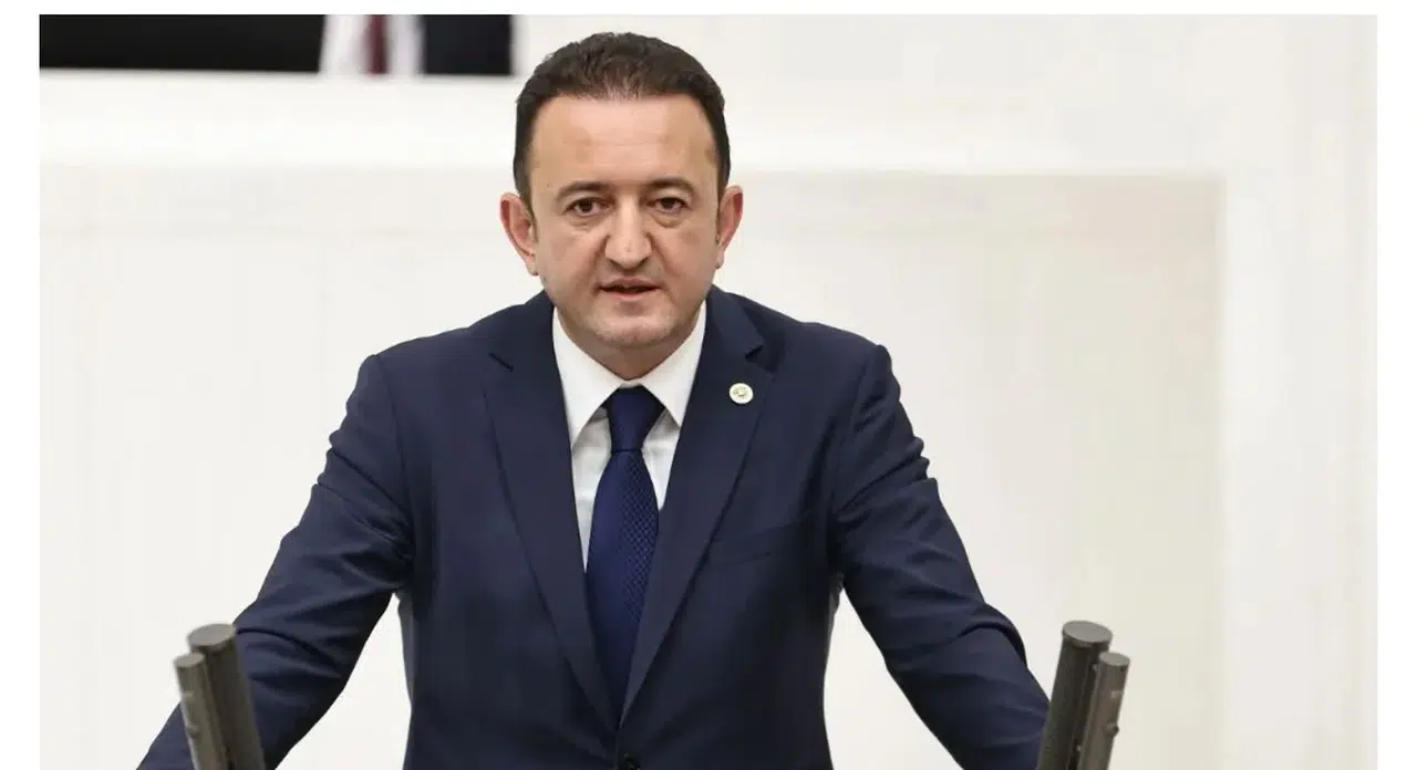 CHP’li Bektaş: “Parti binasına girmek anayasal haktır, engellenemez!”