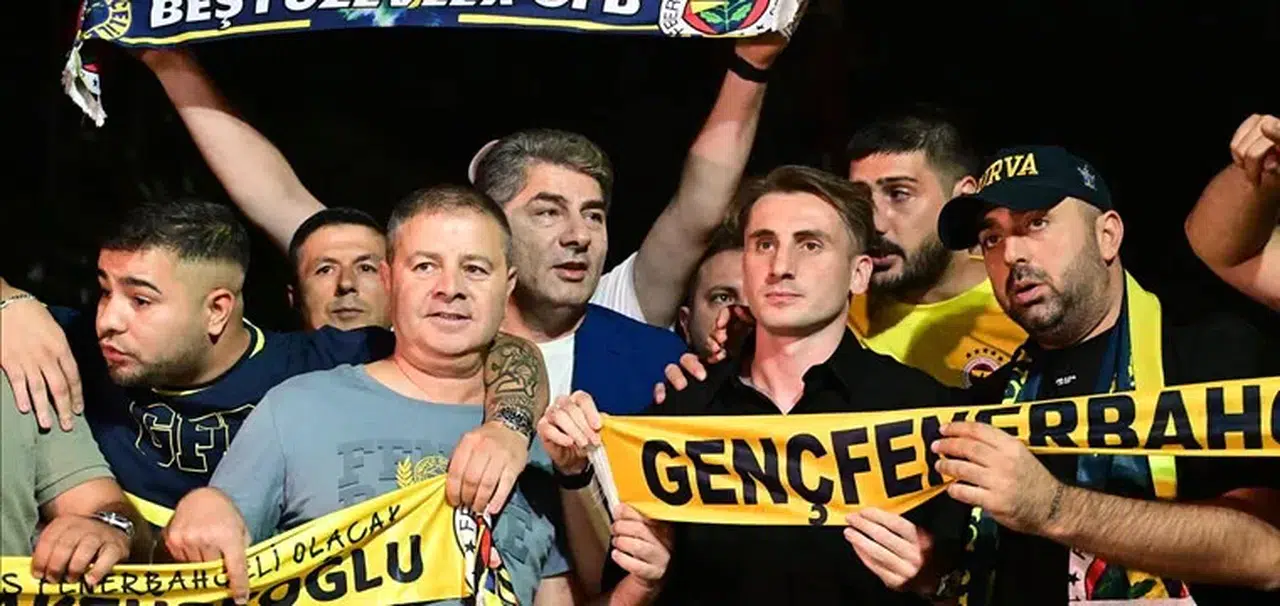 Kerem Aktürkoğlu, Fenerbahçe için İstanbul'a geldi
