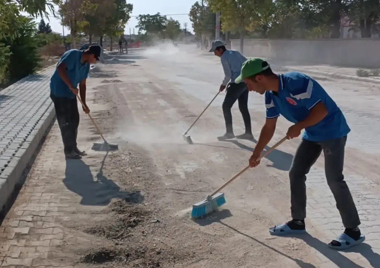 Konya Belediyesi temizlikte vites yükseltti: Her mahallede temizlik var!