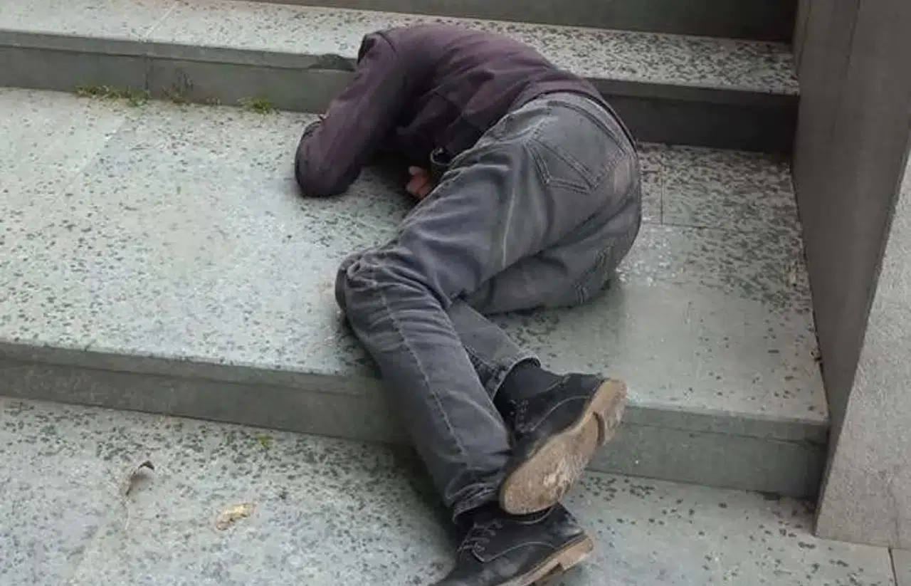 Konya'da bıçaklı saldırı: Kan gövdeyi götürdü!