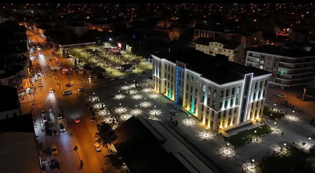 Konya'da çağın ihtiyaçlarına uygun hizmet: Yeni Belediye binası açıldı