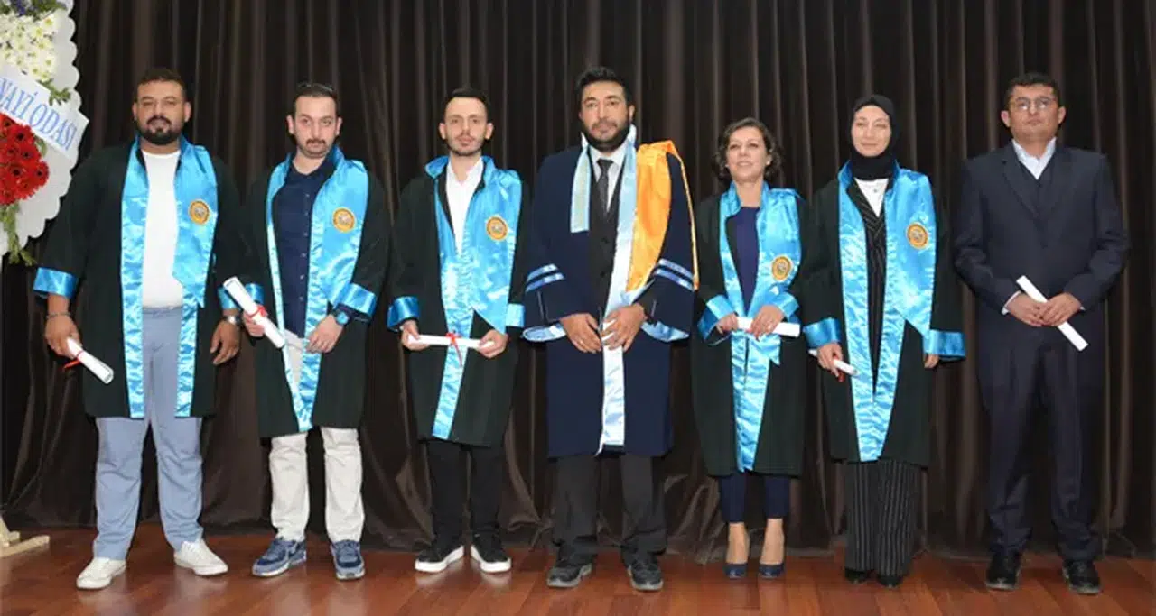 SÜ’de lisansüstü mezuniyet coşkusu