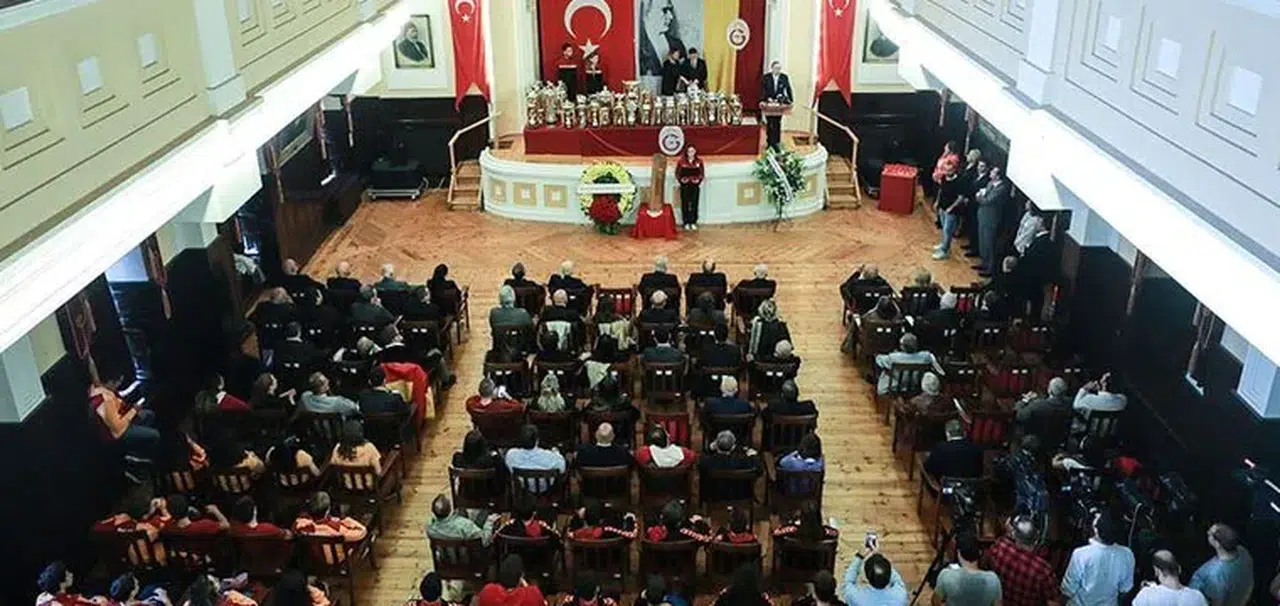 Galatasaray'da divan kurulu yarın toplanacak
