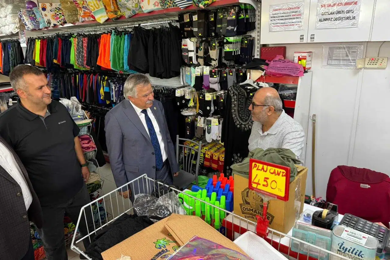 AK Parti'den esnafa tam destek: Latif Selvi sorunları dinledi