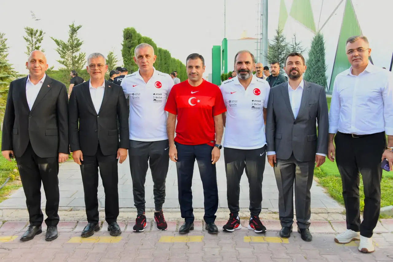 Konya protokolünden milli takıma destek ziyareti