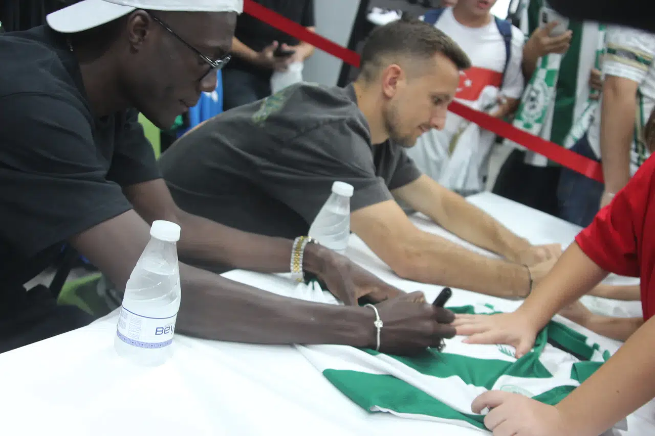 Konyaspor’da taraftarlarla unutulmaz buluşma