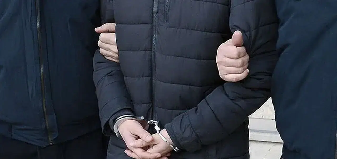 Hırsızlık için girdiği evdeki kadını bıçakla yaraladı