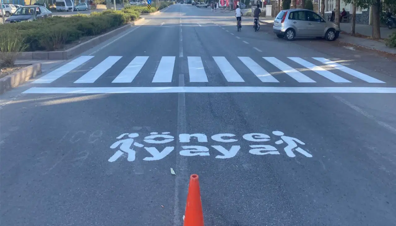 Seydişehir'de Yaya Geçitleri Boyandı