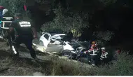 Otomobil zeytinliğe savruldu: 2 ölü, 1 ağır yaralı