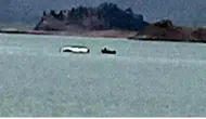 Eğitim uçağı göle düştü