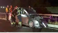 Otomobil, direğe çarptı