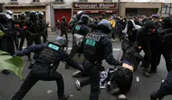 Fransa'da halk ayaklandı!