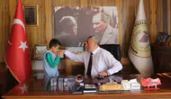 Başkan Akbuğa vatandaşla bayramlaştı