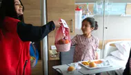 Konya’da tedavi gören hastalara meyve sepeti getirdiler!