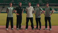 Merakla beklenen an geldi: Konyaspor yeni sezon formalarını tanıttı!