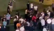 Halaydaki kadınların kavgasına erkekler dahil oldu