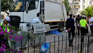 Çöp kamyonunun altında kalan yaya öldü