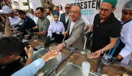 Başkan Kavuş kazan başına geçti: Vatandaşa elleriyle dağıttı!