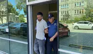 Temizlik işçisinin burnunu kırdı