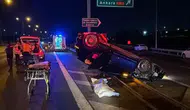 Otomobil takla atıp bariyerlere saplandı: 1 ölü